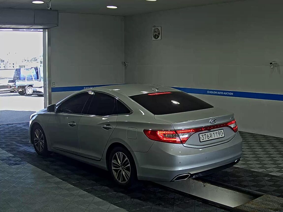 HYUNDAI GRANDEUR HG LPI RENTAL CAR MODERN 2016 - zdjęcie 6