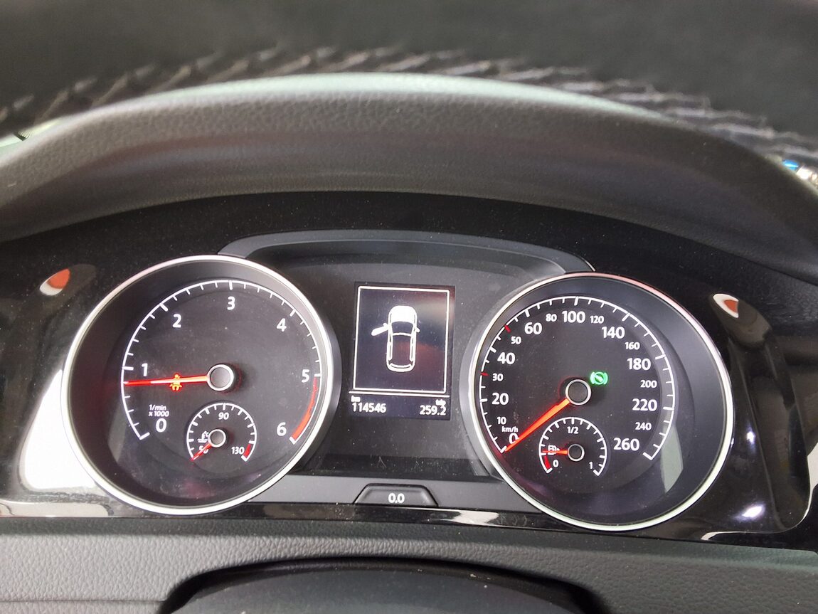 VOLKSWAGEN GOLF (7TH GEN) 2.0 TDI PREMIUM 2016 - zdjęcie 10