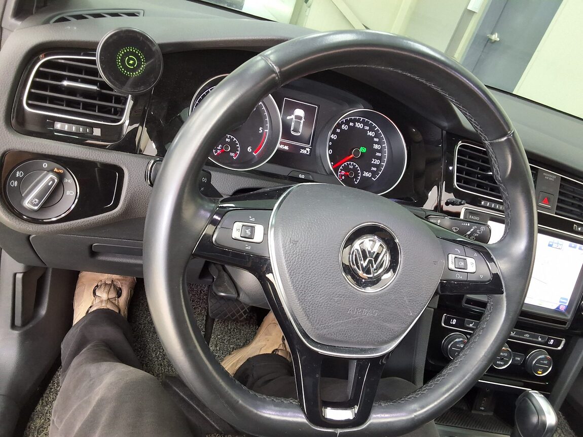 VOLKSWAGEN GOLF (7TH GEN) 2.0 TDI PREMIUM 2016 - zdjęcie 23