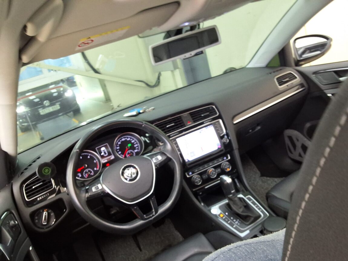 VOLKSWAGEN GOLF (7TH GEN) 2.0 TDI PREMIUM 2016 - zdjęcie 12
