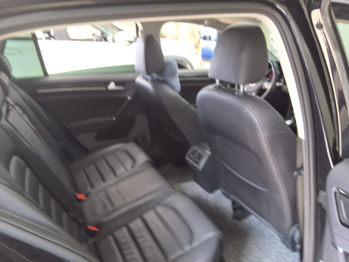 VOLKSWAGEN GOLF (7TH GEN) 2.0 TDI PREMIUM 2016 - zdjęcie 14