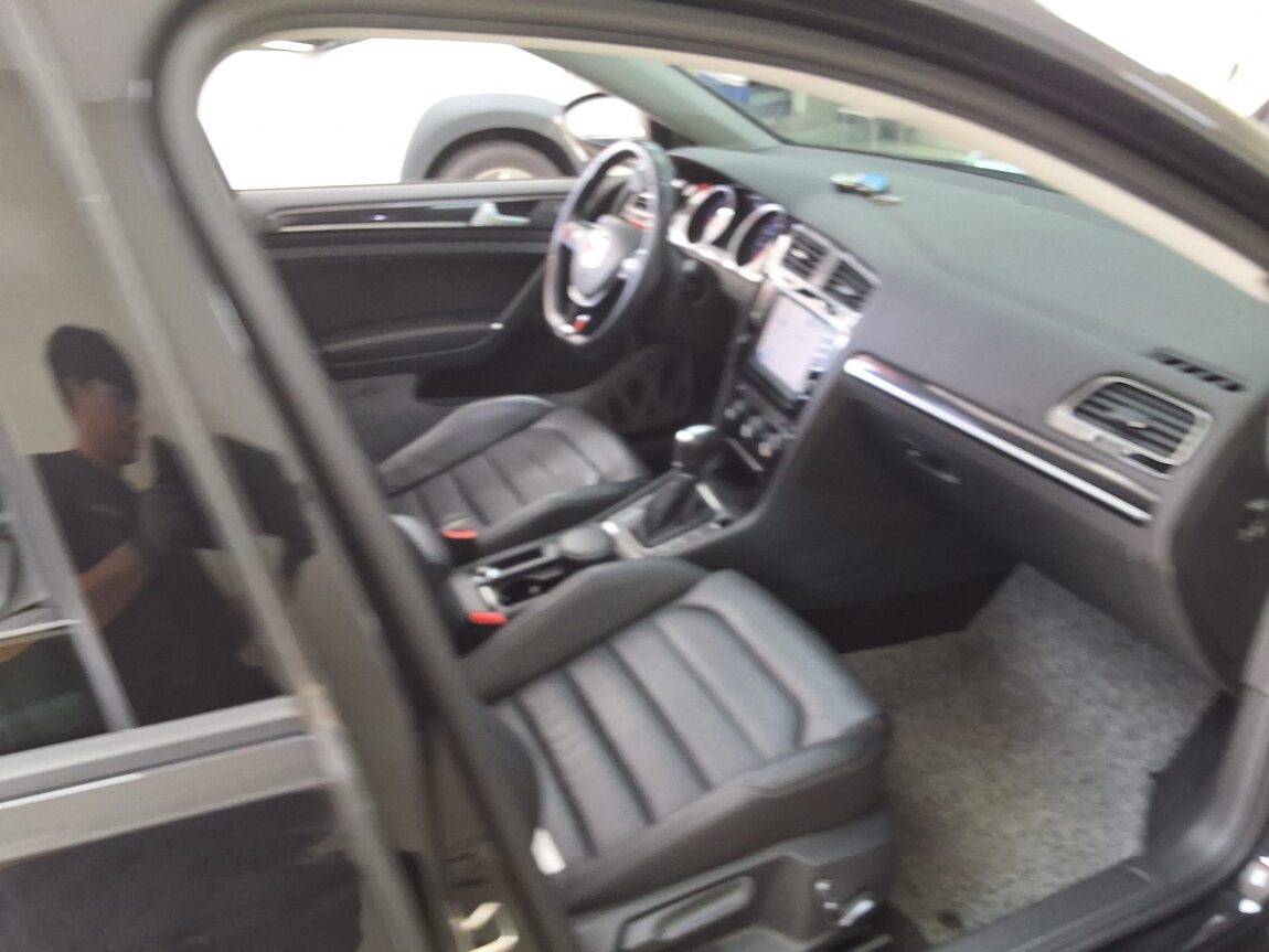 VOLKSWAGEN GOLF (7TH GEN) 2.0 TDI PREMIUM 2016 - zdjęcie 15