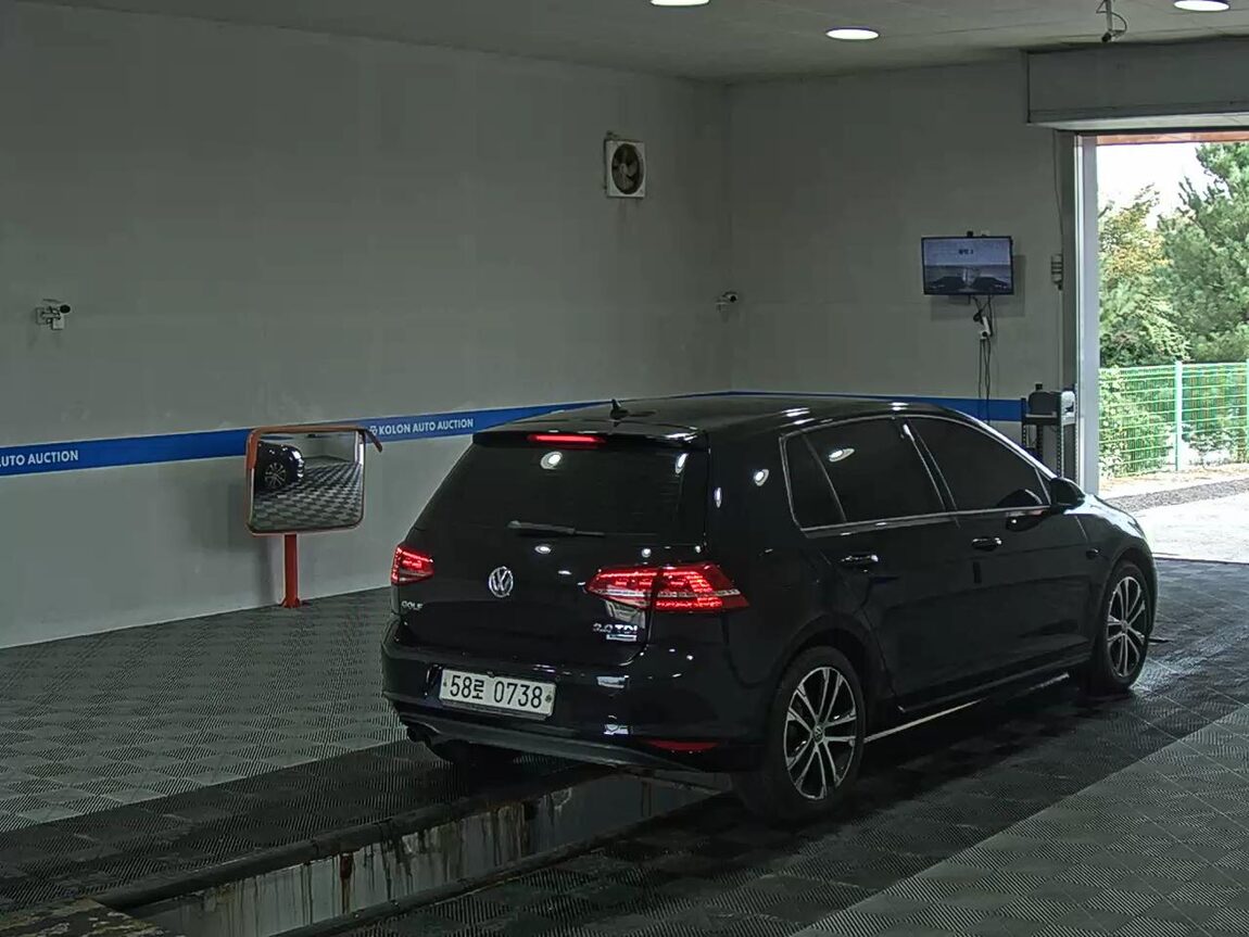 VOLKSWAGEN GOLF (7TH GEN) 2.0 TDI PREMIUM 2016 - zdjęcie 5