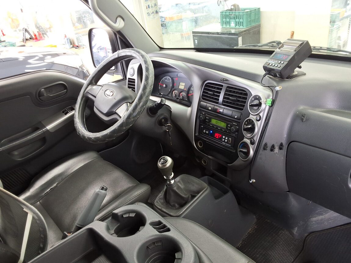 KIA BONGO III CARGO FREEZER BOX TRUCK 1 TON KING CAB 2014 - zdjęcie 11