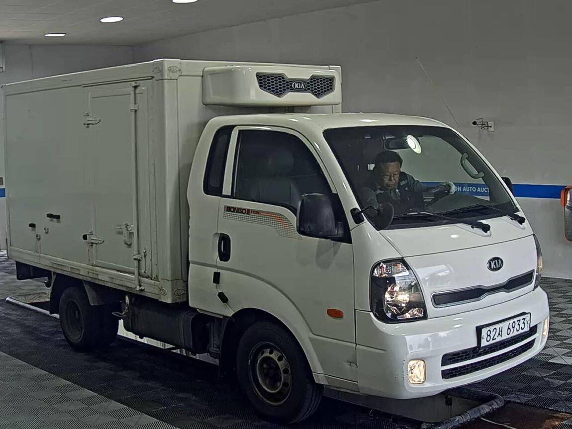 KIA BONGO III CARGO FREEZER BOX TRUCK 1 TON KING CAB 2014 - zdjęcie 3