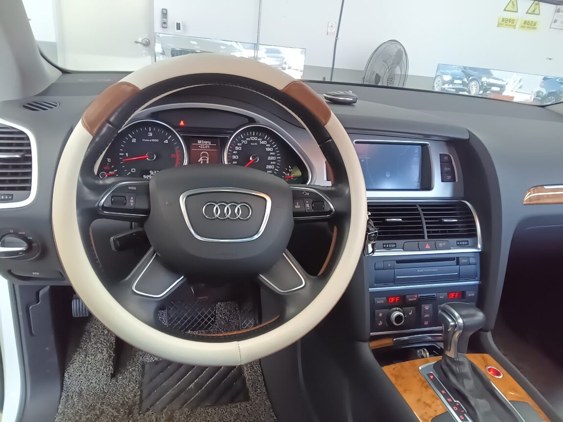 AUDI Q7 3.0 TDI QUATTRO 2013 - zdjęcie 18
