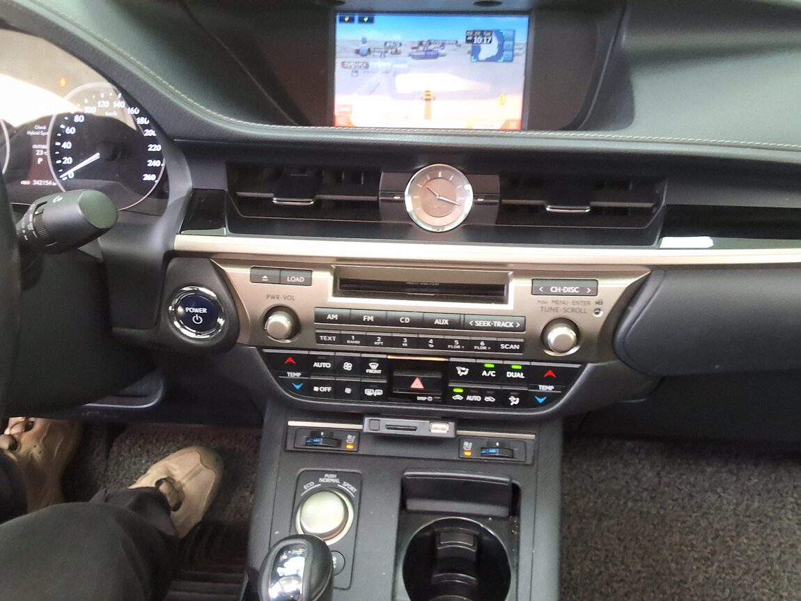 LEXUS ES (6TH GEN) 300h 2014 - zdjęcie 24