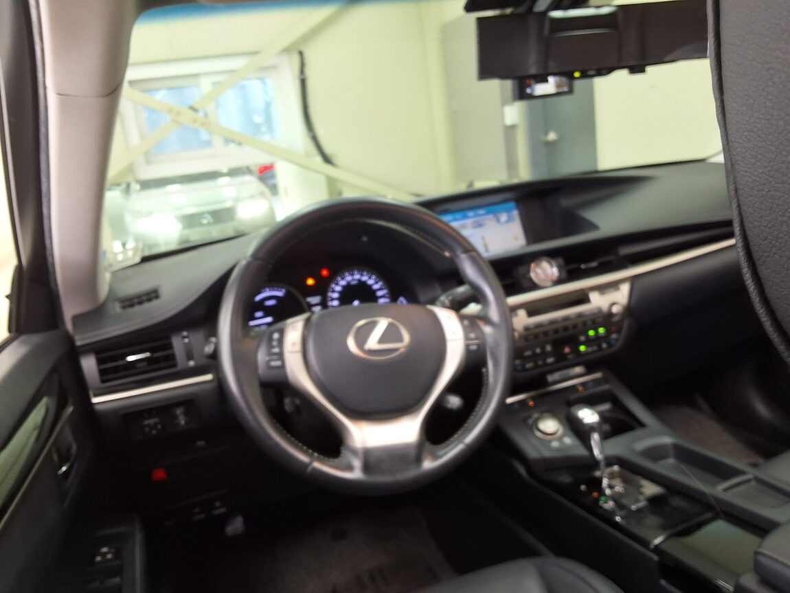 LEXUS ES (6TH GEN) 300h 2014 - zdjęcie 12