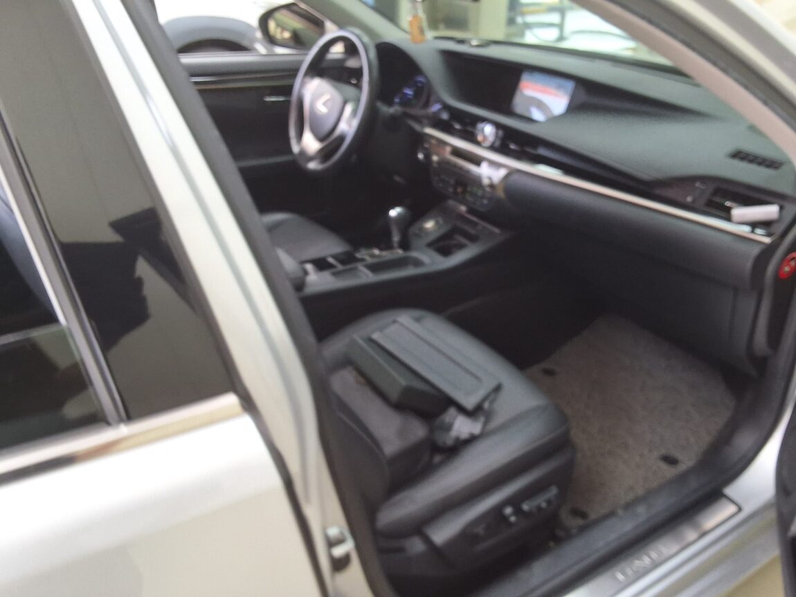 LEXUS ES (6TH GEN) 300h 2014 - zdjęcie 15