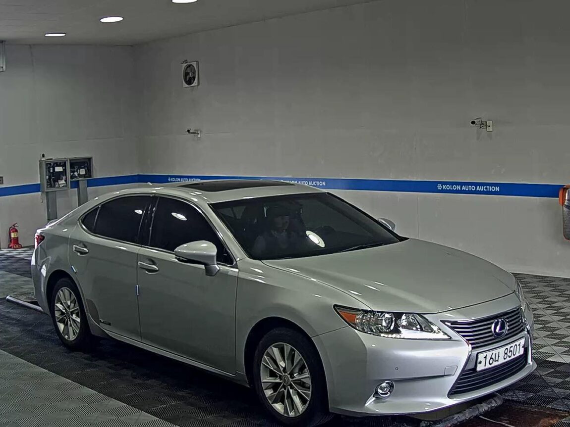 LEXUS ES (6TH GEN) 300h 2014 - zdjęcie 3