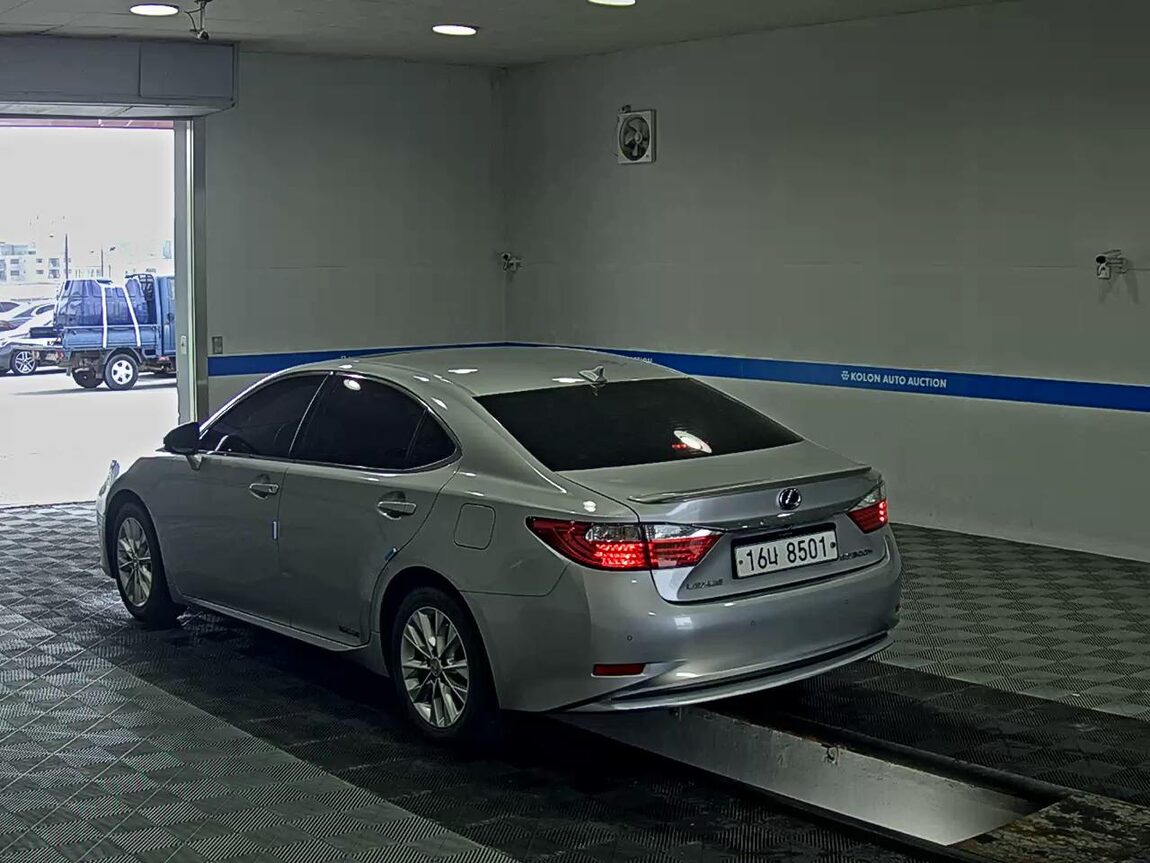 LEXUS ES (6TH GEN) 300h 2014 - zdjęcie 6