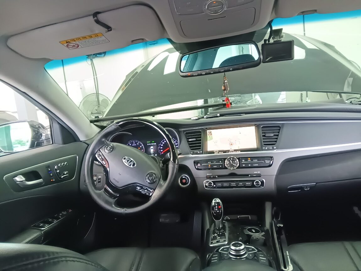 KIA K9 (KH) 3.3 GDI RVIP 2014 - zdjęcie 20
