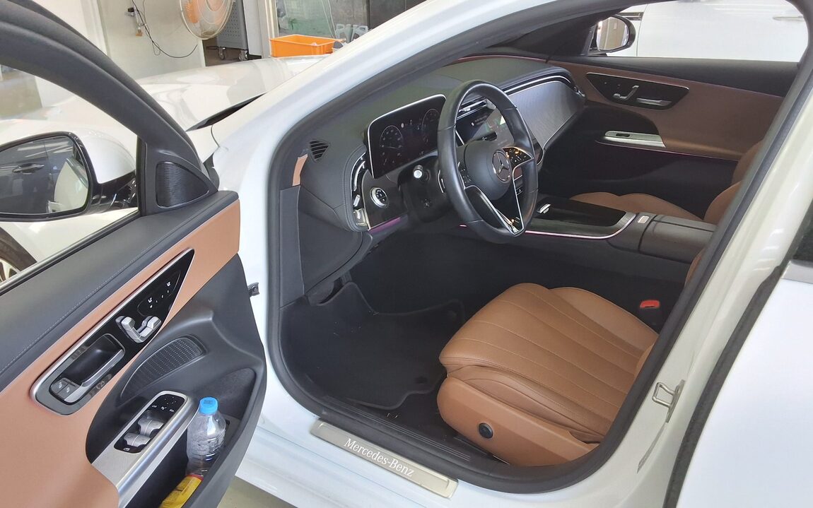 MERCEDES-BENZ E-CLASS (6TH GEN) E200 AVANTGARDE 2024 - zdjęcie 10