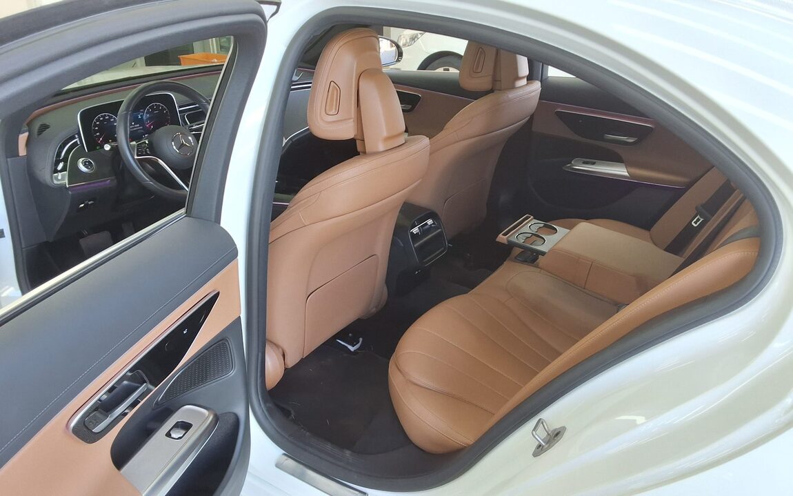MERCEDES-BENZ E-CLASS (6TH GEN) E200 AVANTGARDE 2024 - zdjęcie 12