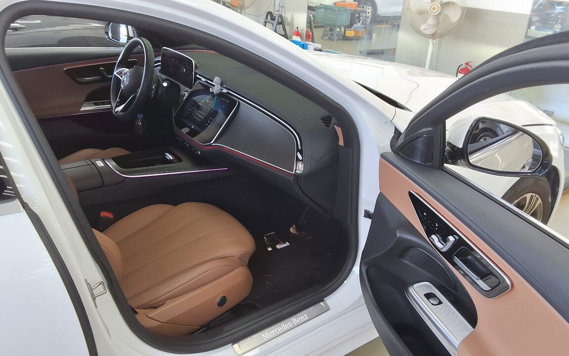 MERCEDES-BENZ E-CLASS (6TH GEN) E200 AVANTGARDE 2024 - zdjęcie 14