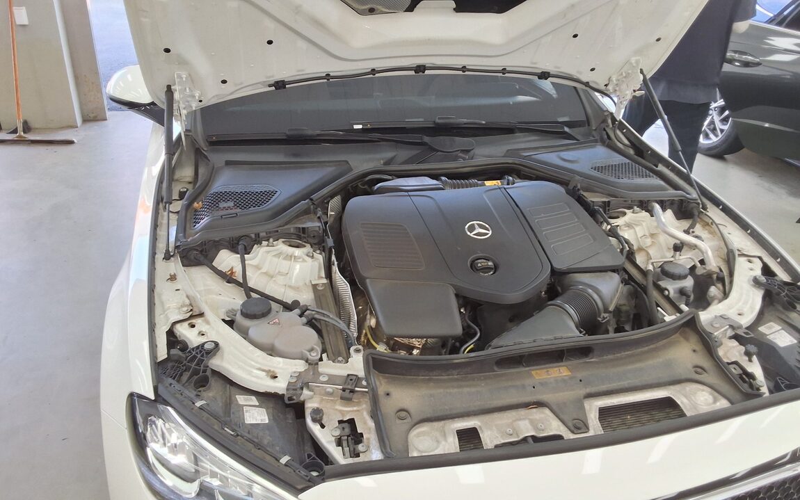 MERCEDES-BENZ E-CLASS (6TH GEN) E200 AVANTGARDE 2024 - zdjęcie 23