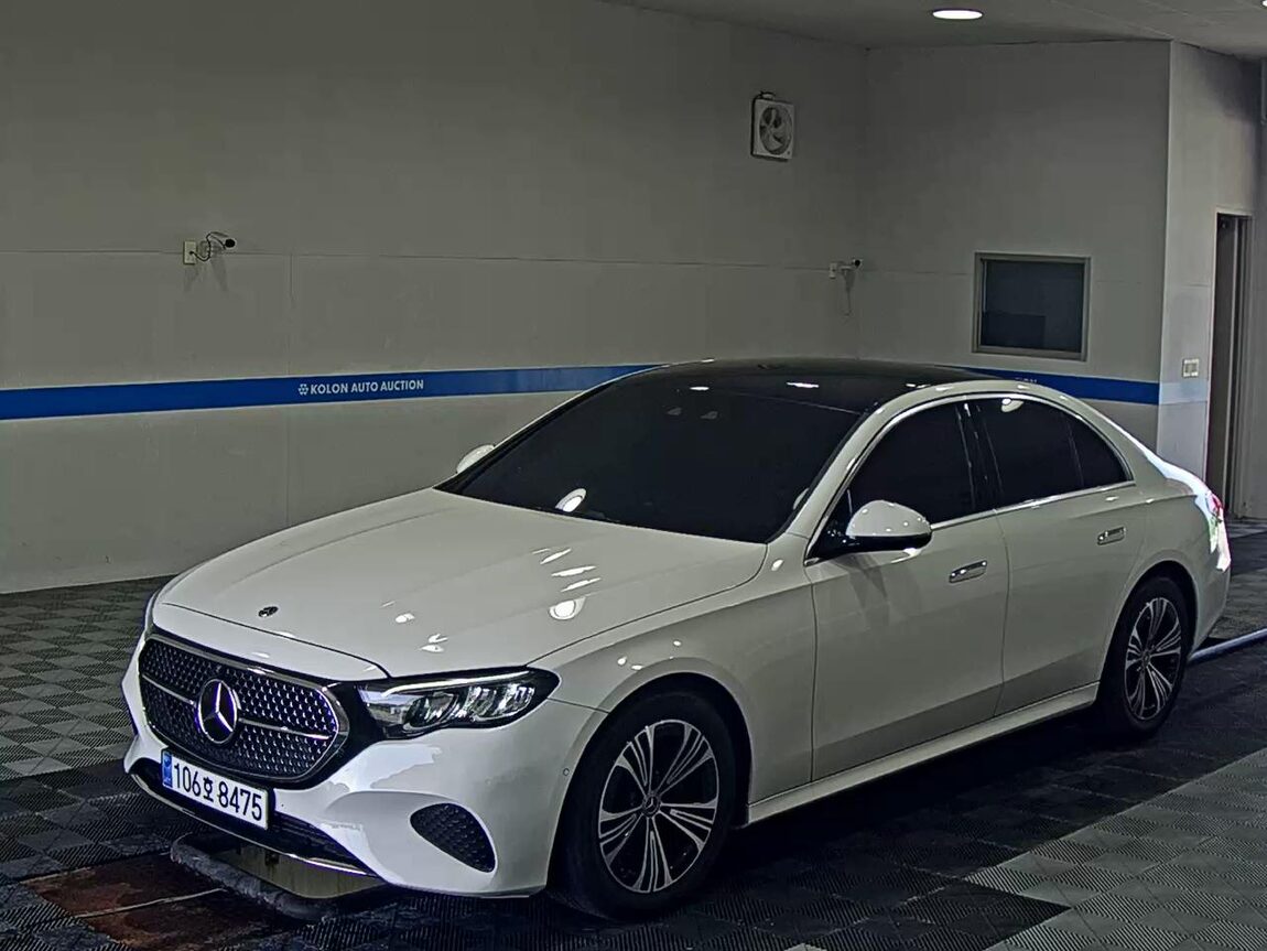 MERCEDES-BENZ E-CLASS (6TH GEN) E200 AVANTGARDE 2024 - zdjęcie 2