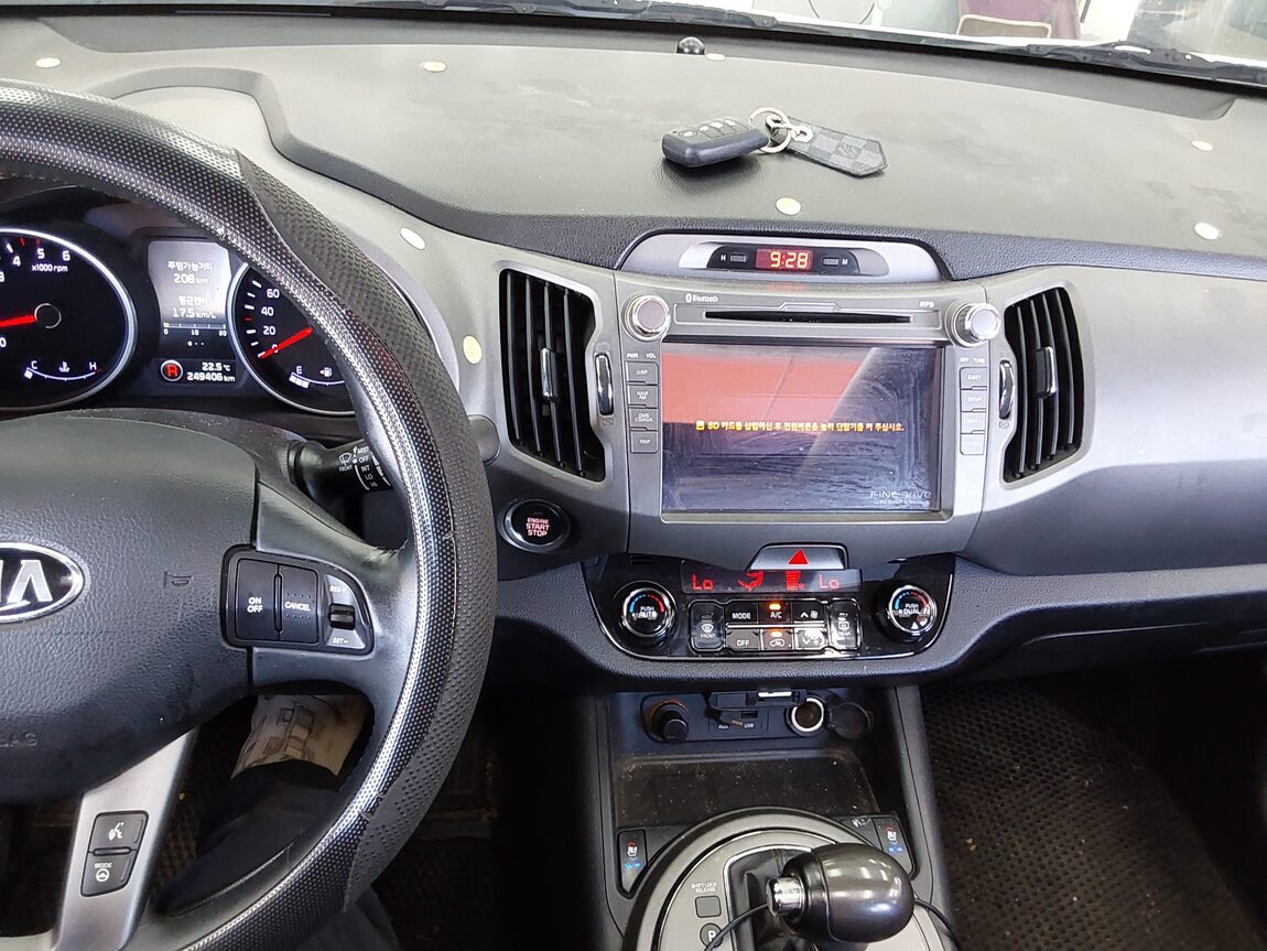 KIA THE NEW SPORTAGE R DIESEL R2.0 2WD PRESTIGE 2014 - zdjęcie 17