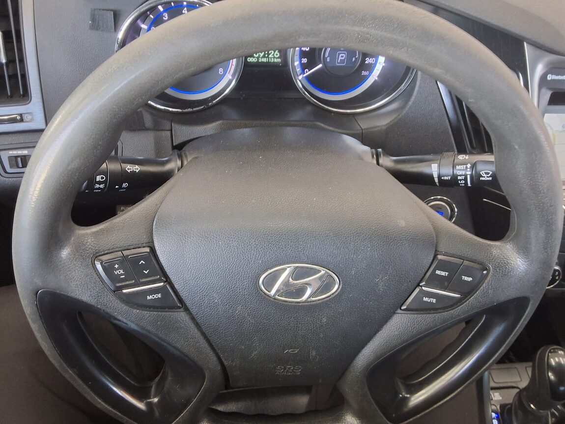 HYUNDAI SONATA THE BRILLIANT LPi RENTAL CAR SMART 2014 - zdjęcie 18