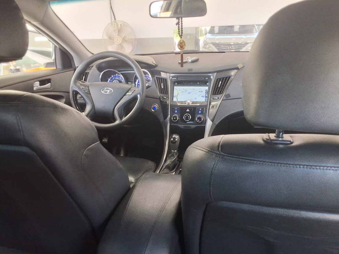 HYUNDAI SONATA THE BRILLIANT LPi RENTAL CAR SMART 2014 - zdjęcie 11