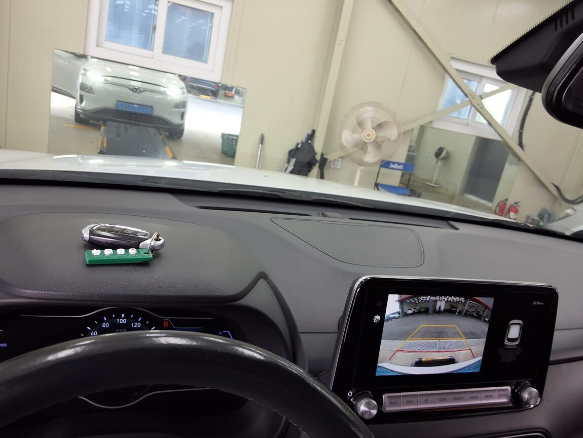 HYUNDAI KONA ELECTRIC EV MODERN 2020 - zdjęcie 25