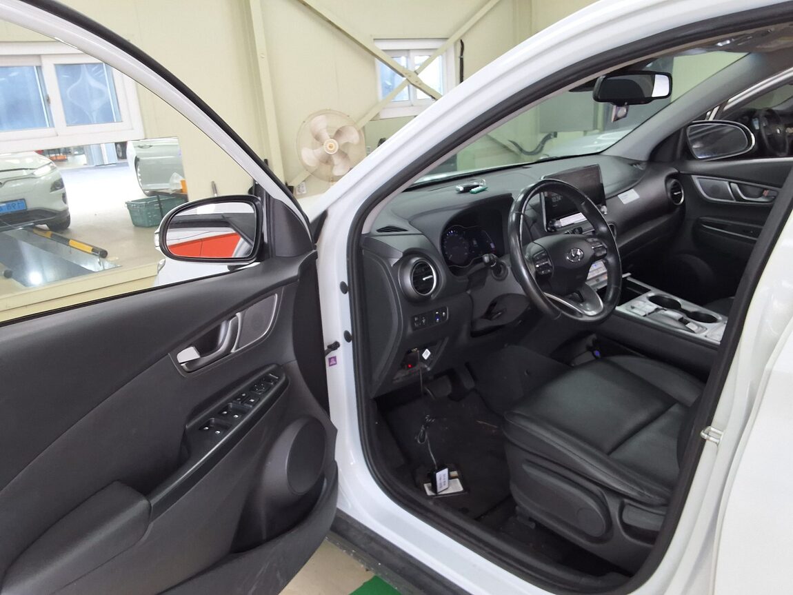 HYUNDAI KONA ELECTRIC EV MODERN 2020 - zdjęcie 11