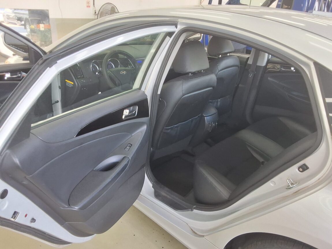 HYUNDAI YF SONATA LPI DISABLED VEHICLE LUXURY 2011 - zdjęcie 12