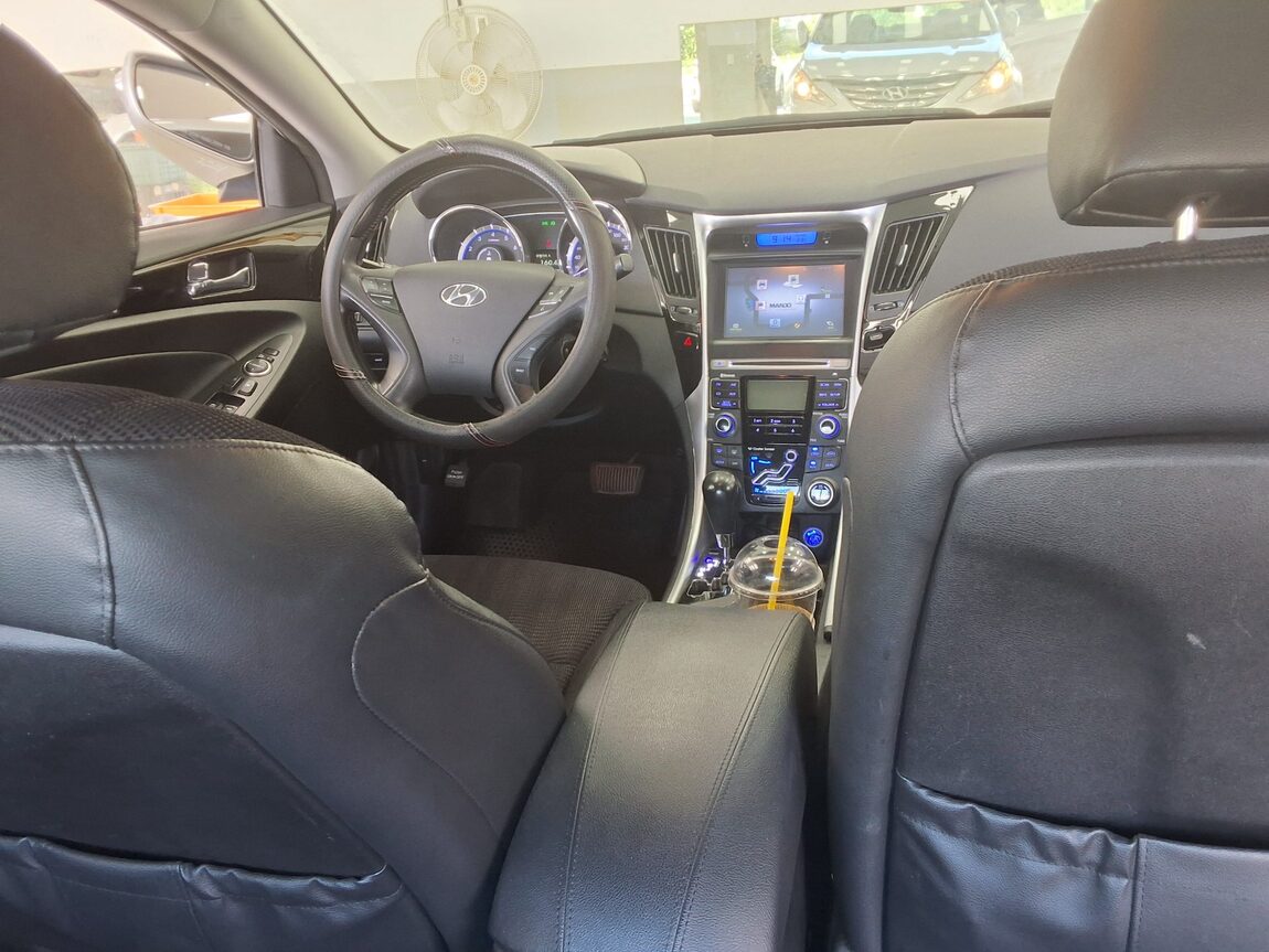 HYUNDAI YF SONATA LPI DISABLED VEHICLE LUXURY 2011 - zdjęcie 11