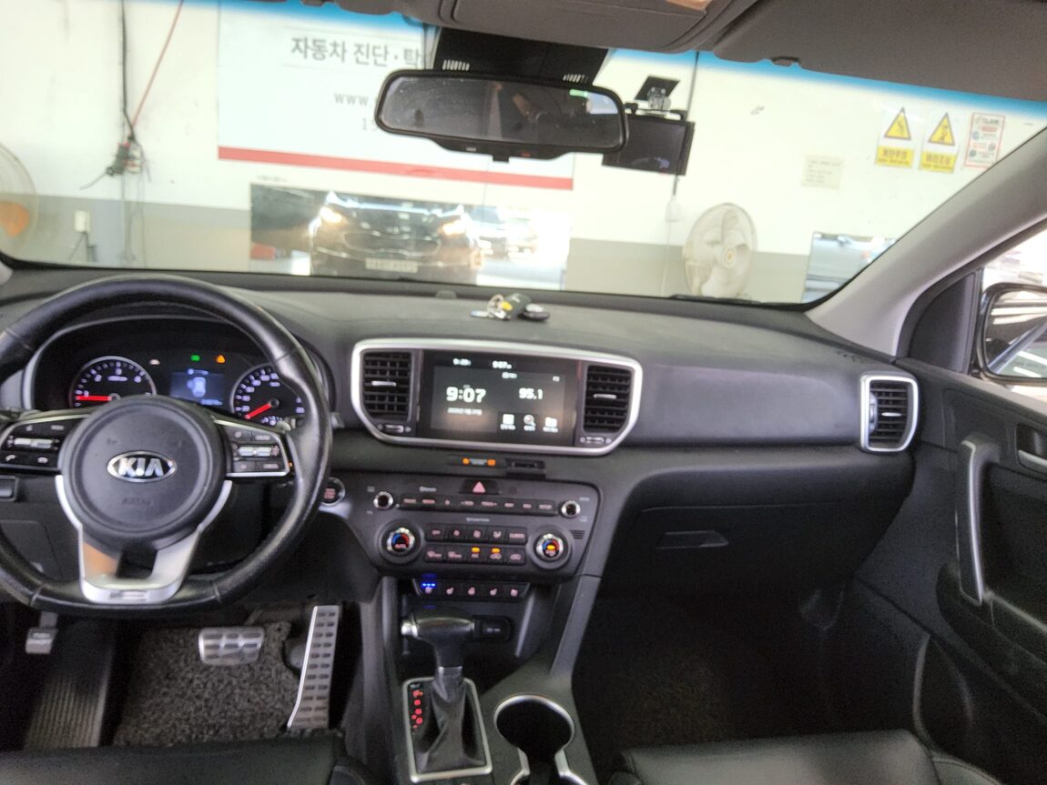 KIA SPORTAGE THE BOLD R2.0 DIESEL 2WD PRESTIGE 2019 - zdjęcie 11