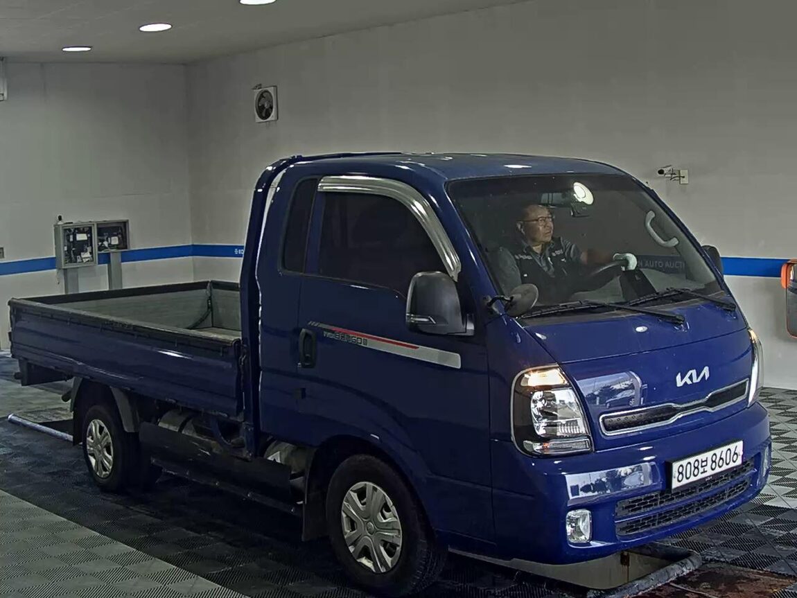KIA THE NEW BONGO III CARGO 1 TON LPG KING CAB EXTRA LONG WHEELBASE GL 2022 - zdjęcie 3