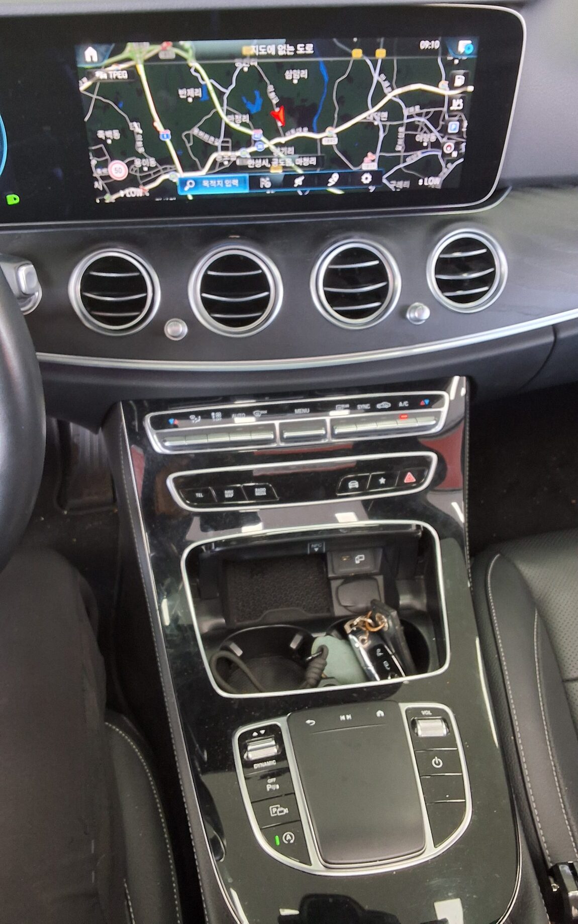 MERCEDES-BENZ E-CLASS (5TH GEN) E250 AVANTGARDE 2022 - zdjęcie 18