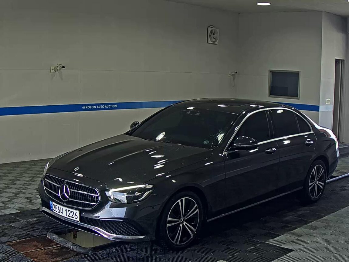 MERCEDES-BENZ E-CLASS (5TH GEN) E250 AVANTGARDE 2022 - zdjęcie 2