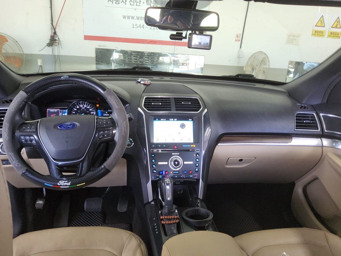 FORD EXPLORER (5TH GEN) 2.3 AWD LIMITED 2017 - zdjęcie 11