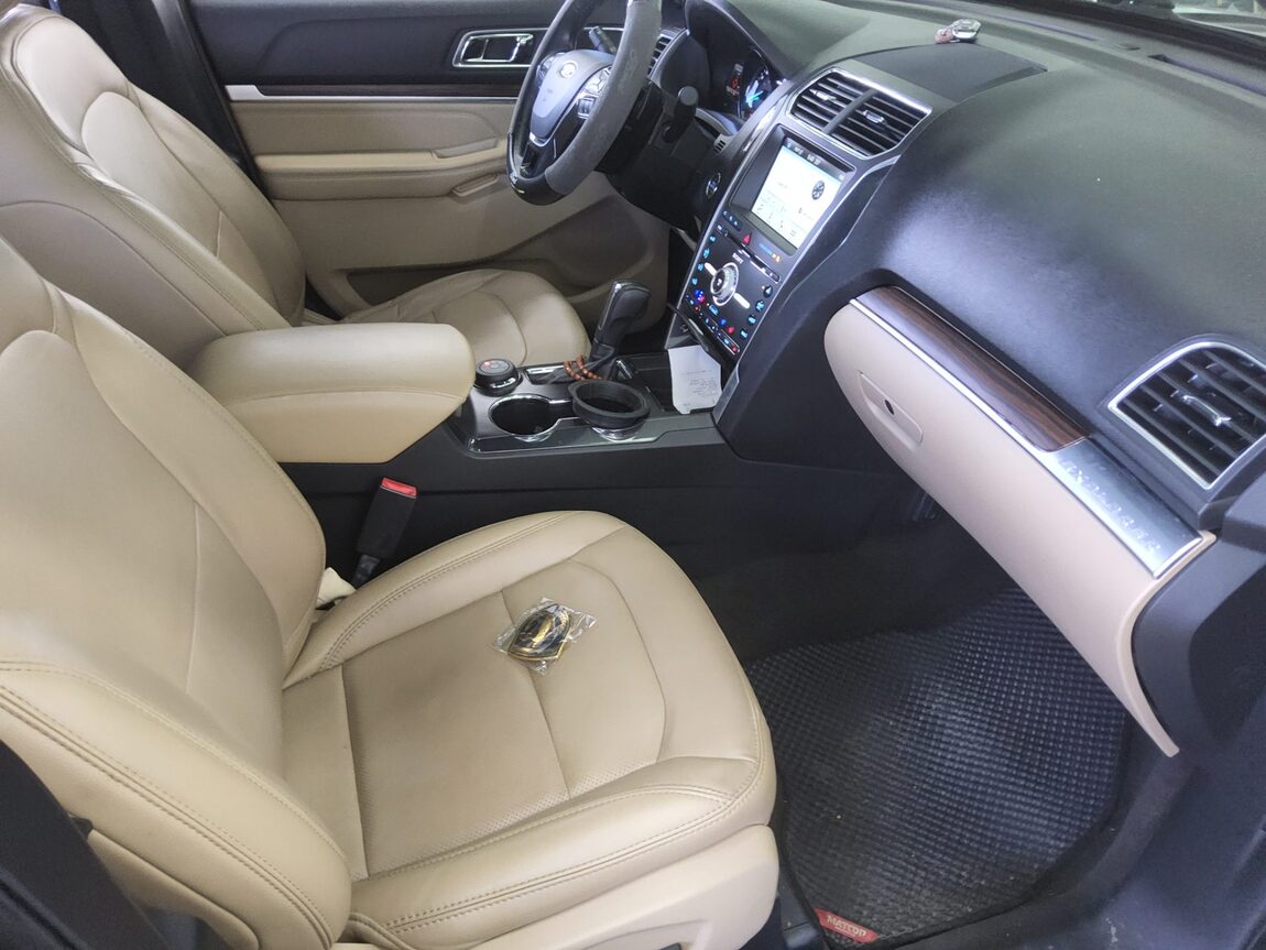 FORD EXPLORER (5TH GEN) 2.3 AWD LIMITED 2017 - zdjęcie 14