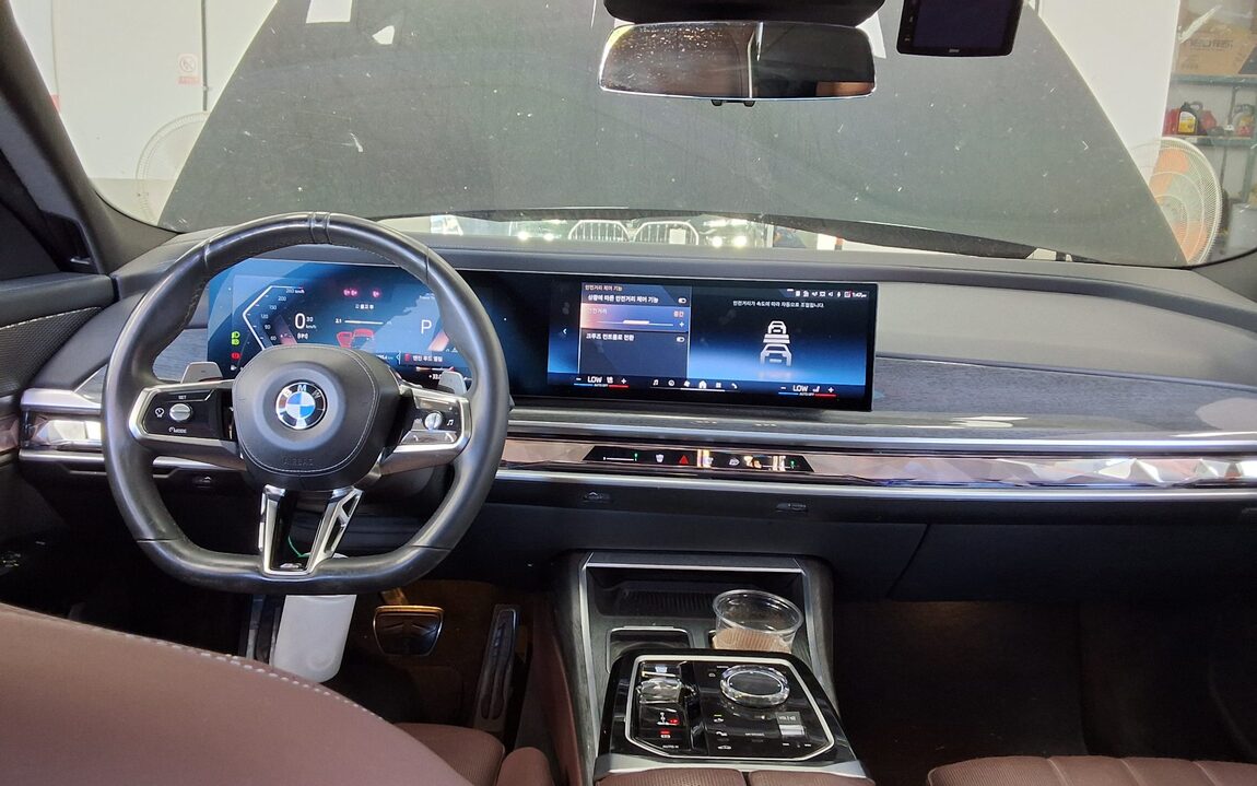 BMW 7 SERIES (7TH GEN) 740i xDRIVE M SPORT 2024 - zdjęcie 11