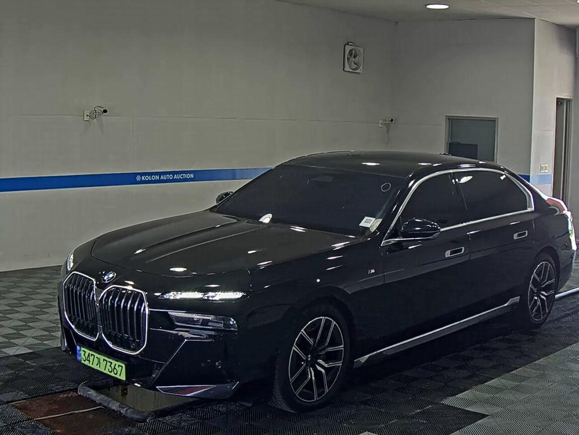 BMW 7 SERIES (7TH GEN) 740i xDRIVE M SPORT 2024 - zdjęcie 2