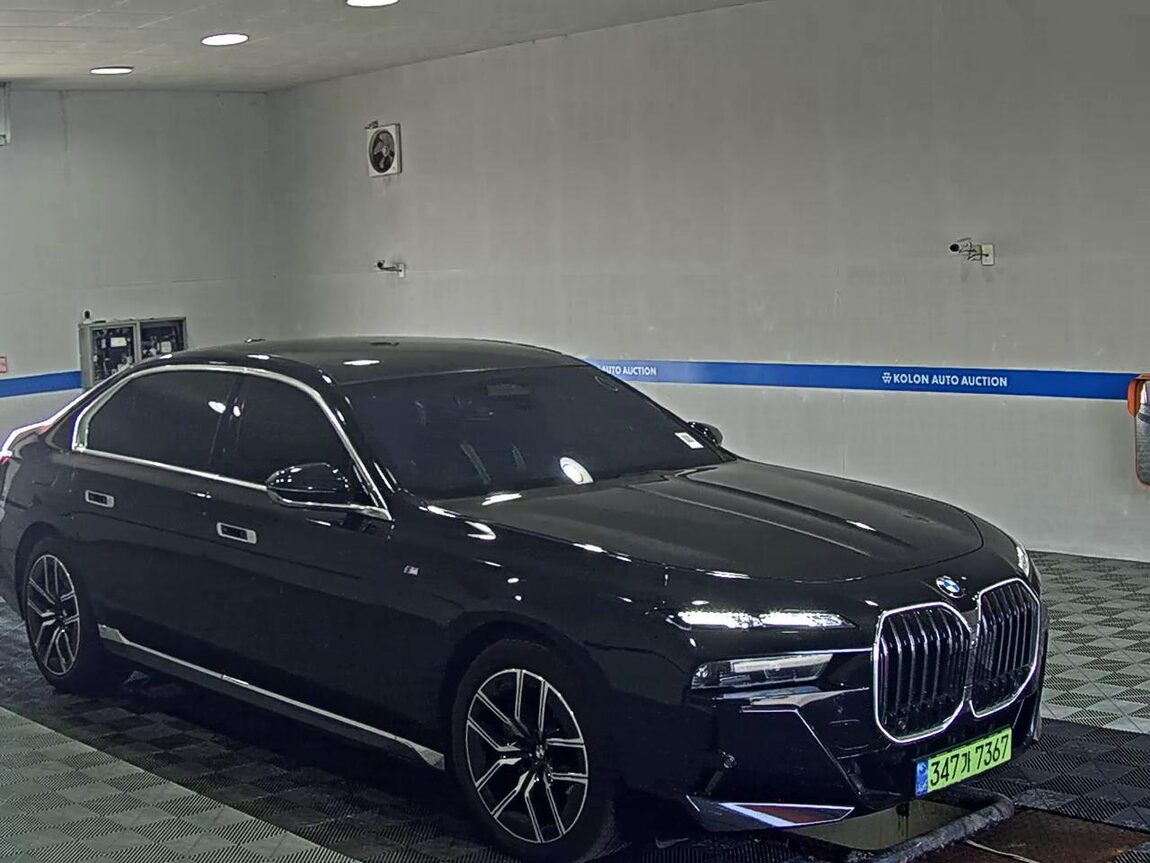 BMW 7 SERIES (7TH GEN) 740i xDRIVE M SPORT 2024 - zdjęcie 3