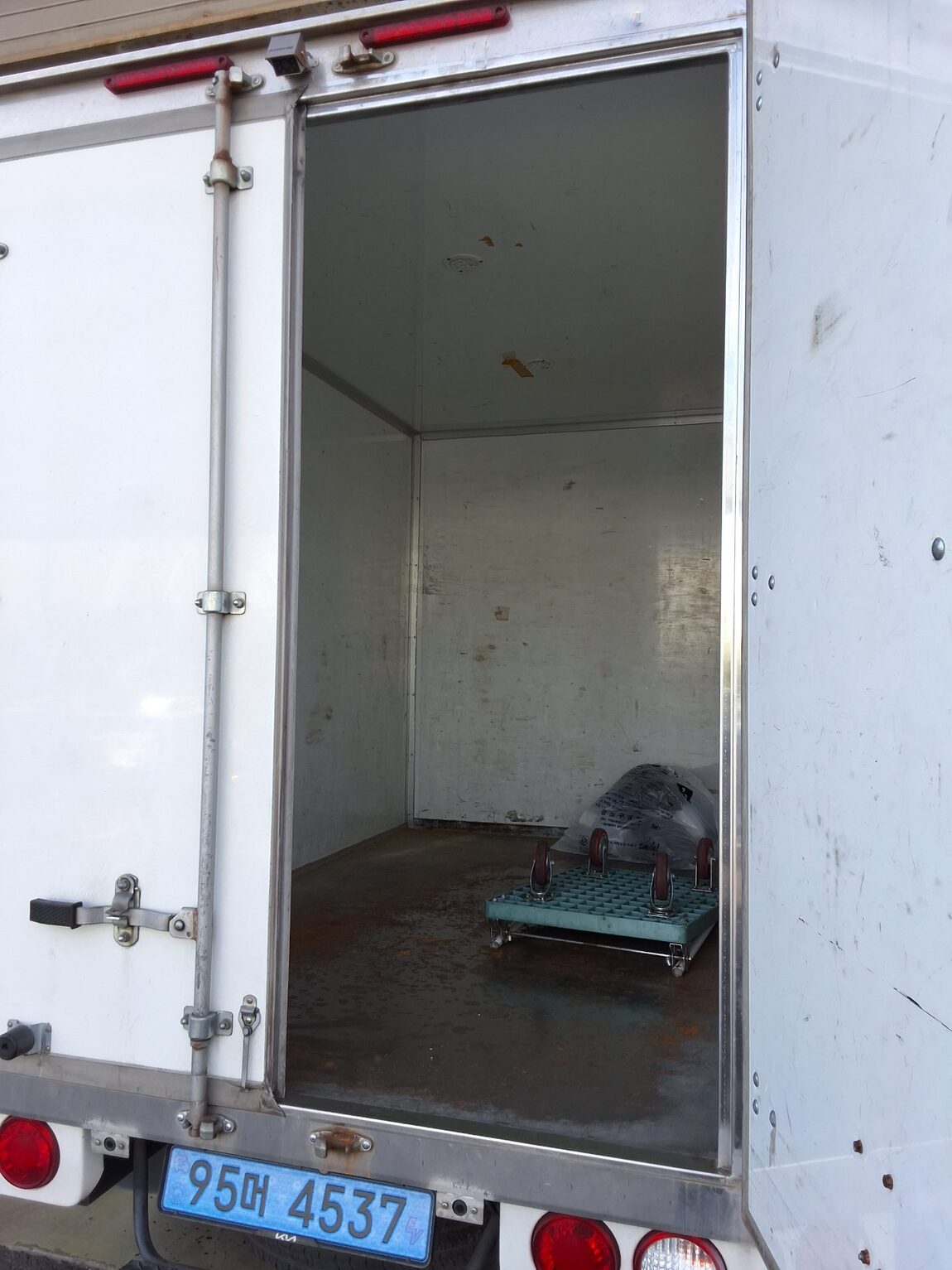 KIA BONGO III EV CARGO GL 2021 - zdjęcie 14