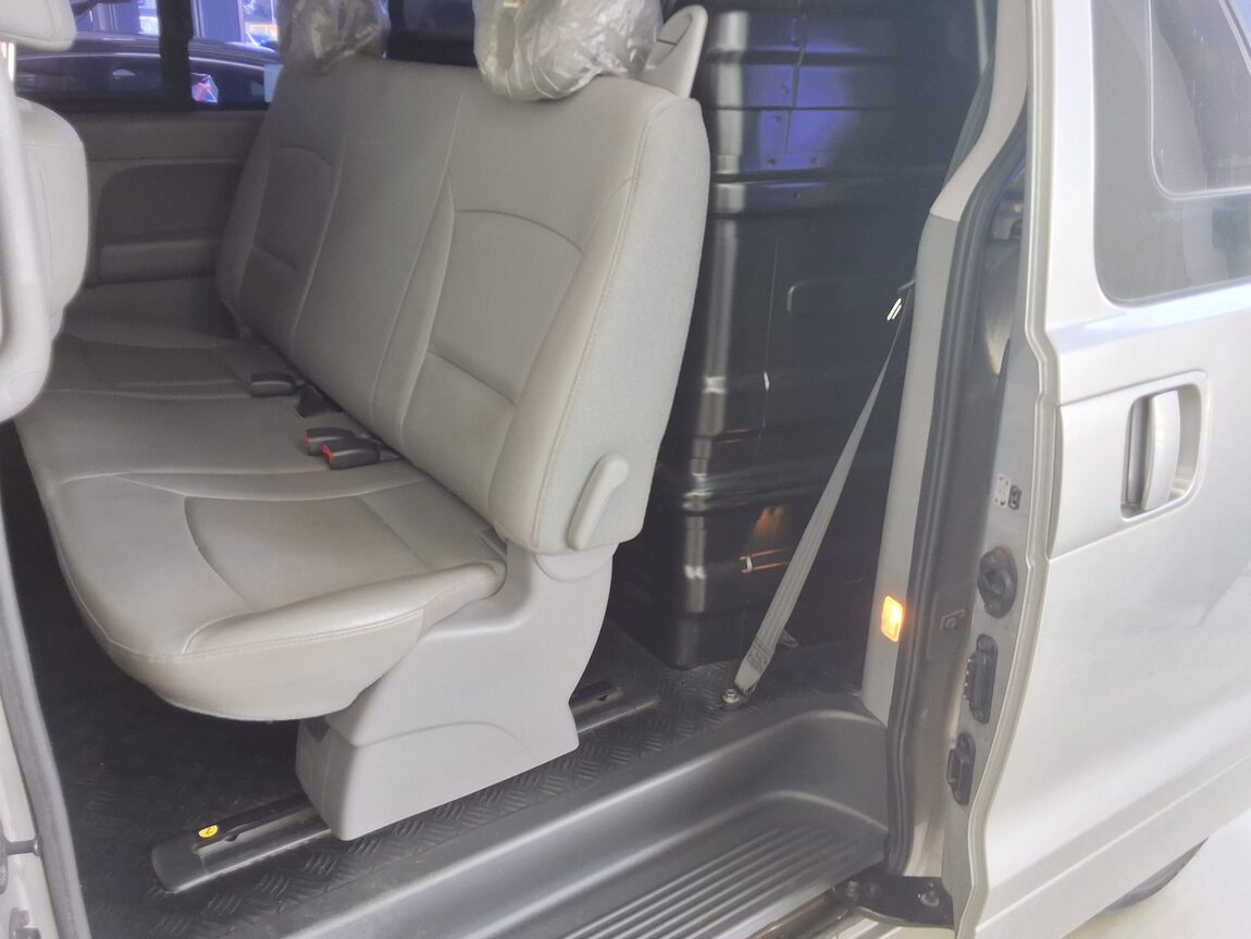 HYUNDAI THE NEW GRAND STAREX 5-SEATER DIESEL VAN SMART 2019 - zdjęcie 12