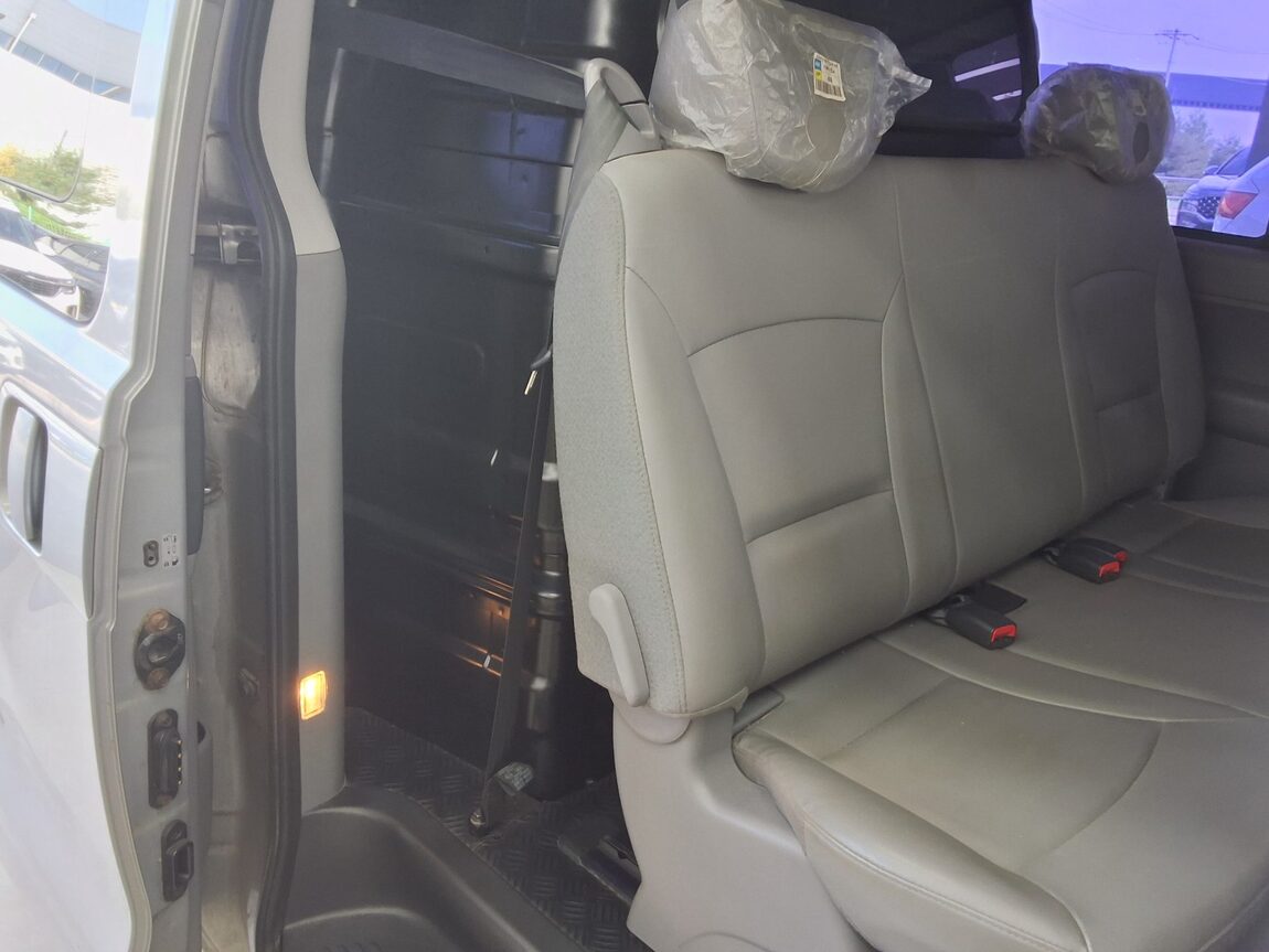 HYUNDAI THE NEW GRAND STAREX 5-SEATER DIESEL VAN SMART 2019 - zdjęcie 13
