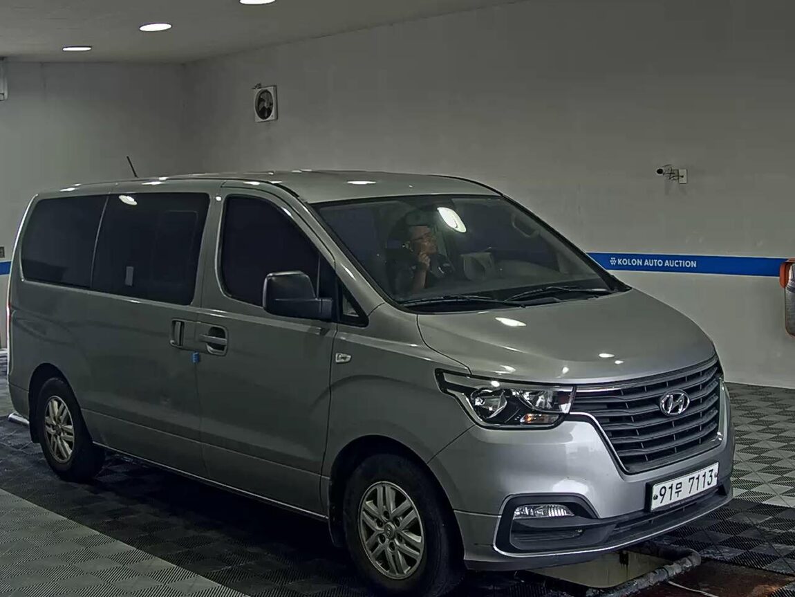 HYUNDAI THE NEW GRAND STAREX 5-SEATER DIESEL VAN SMART 2019 - zdjęcie 3