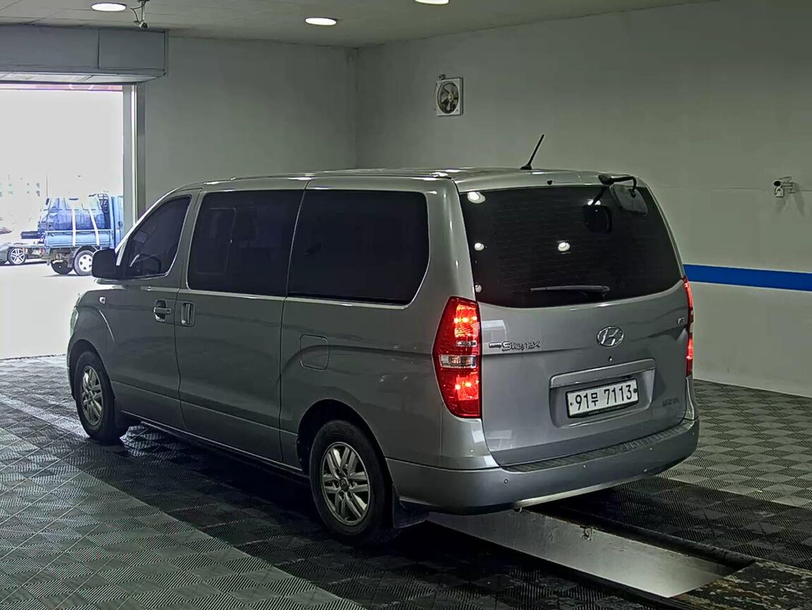 HYUNDAI THE NEW GRAND STAREX 5-SEATER DIESEL VAN SMART 2019 - zdjęcie 6