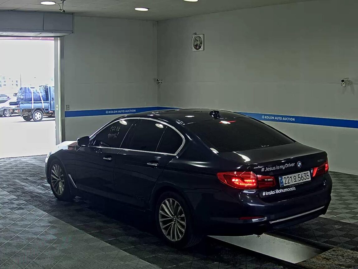 BMW 5 SERIES (7TH GEN) 520d LUXURY LINE PLUS 2018 - zdjęcie 6