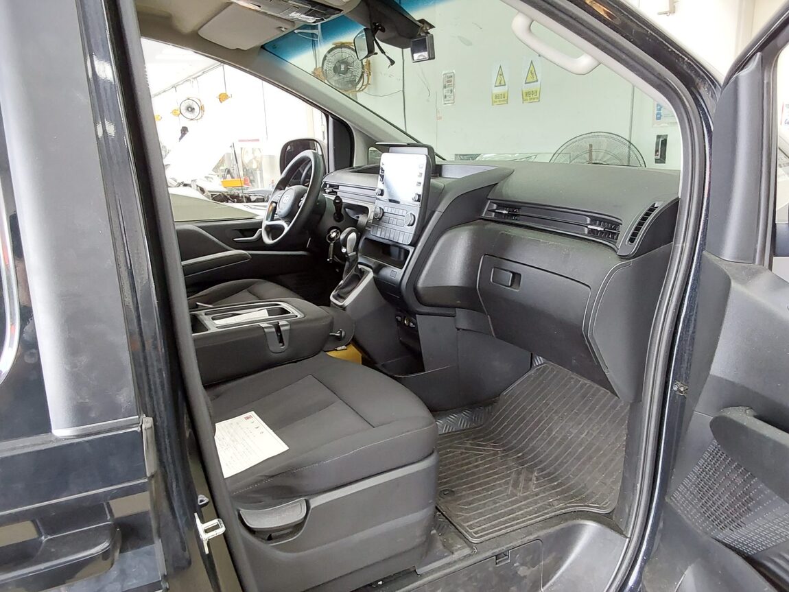 HYUNDAI STARIA 2.2 DIESEL CARGO 3-SEATER SMART 2022 - zdjęcie 14