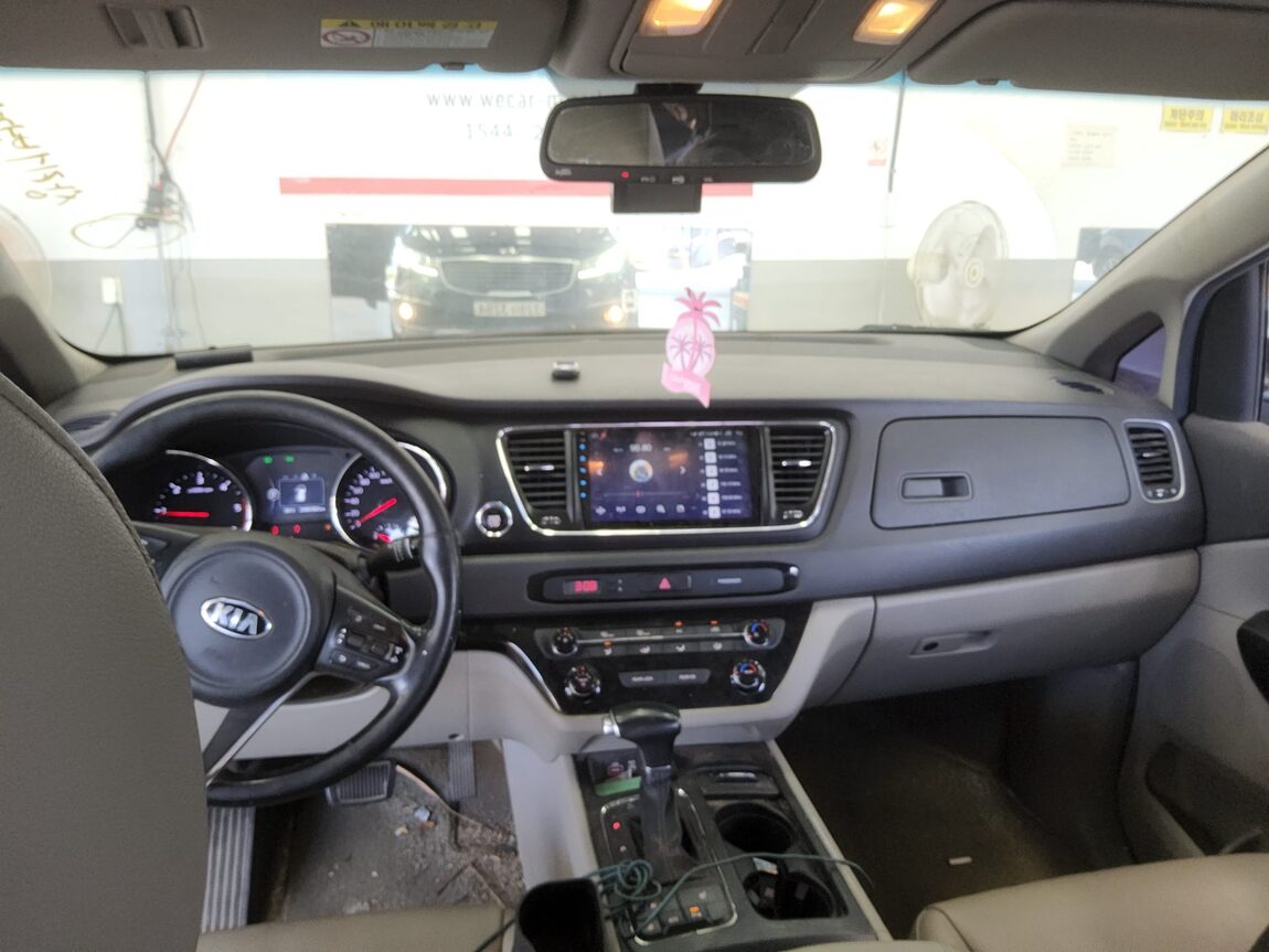 KIA ALL NEW CARNIVAL 9-SEATER DIESEL LUXURY 2017 - zdjęcie 11