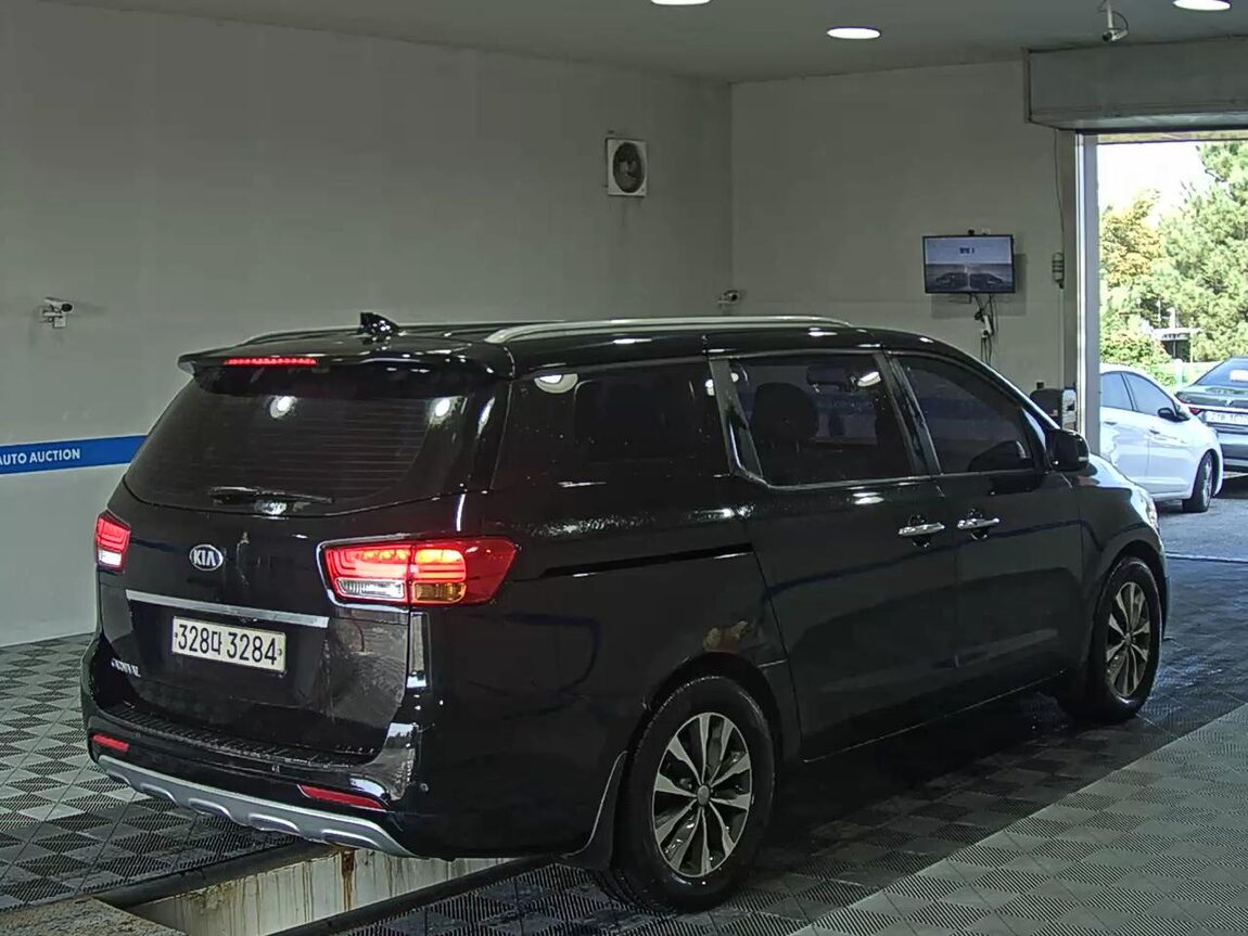 KIA ALL NEW CARNIVAL 9-SEATER DIESEL LUXURY 2017 - zdjęcie 5