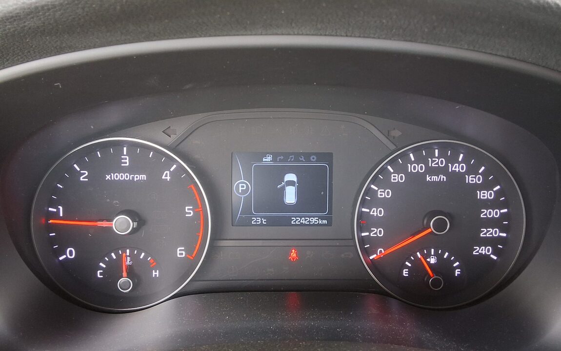 KIA NEW SPORTAGE R2.0 2WD PRESTIGE 2016 - zdjęcie 9