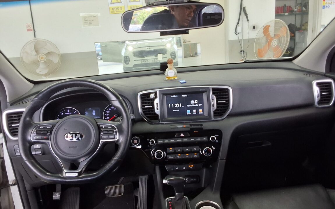 KIA NEW SPORTAGE R2.0 2WD PRESTIGE 2016 - zdjęcie 11