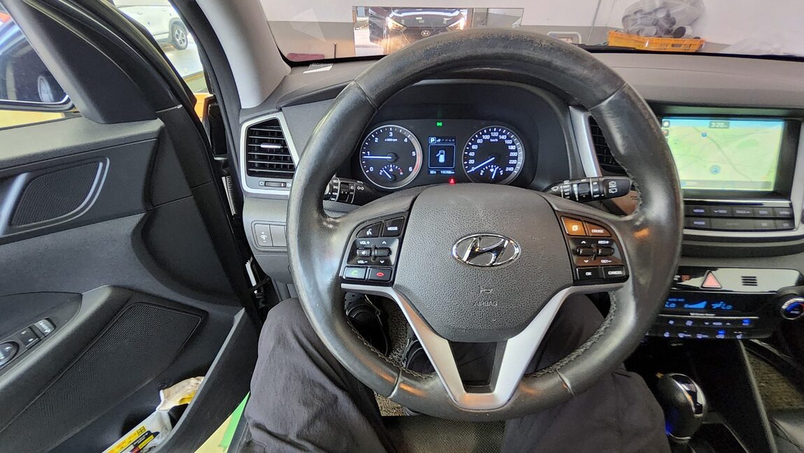 HYUNDAI ALL NEW TUCSON DIESEL 1.7 2WD MODERN 2017 - zdjęcie 17
