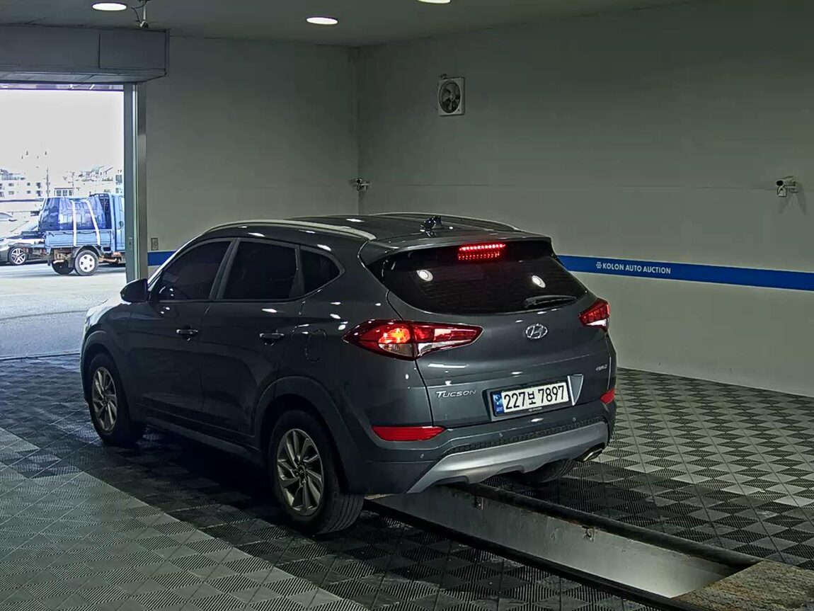 HYUNDAI ALL NEW TUCSON DIESEL 1.7 2WD MODERN 2017 - zdjęcie 6